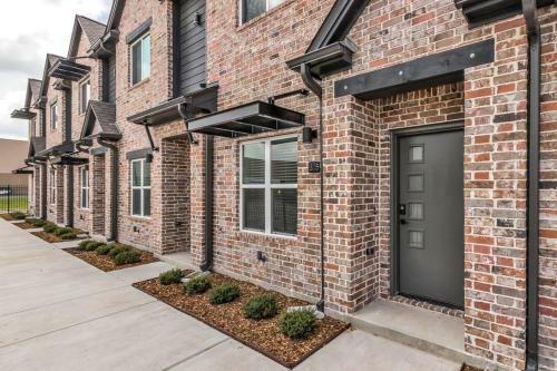 Stunning New 2/2.5 Condo In College Station-#305