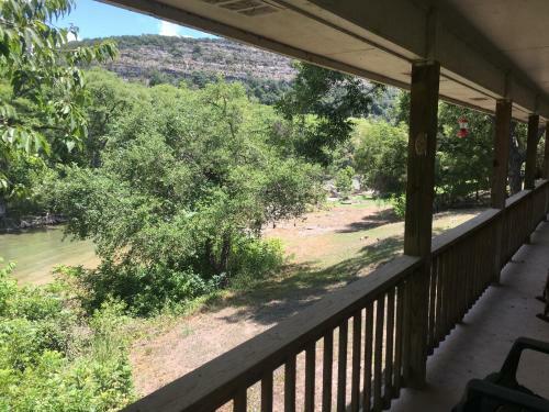 Guadalupe River Rock Retreat Rr 9740