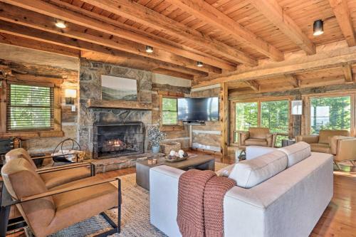 Upscale Gatlinburg Cabin With Hot Tub And Views!