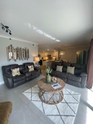 River Place Condos 111 3bd