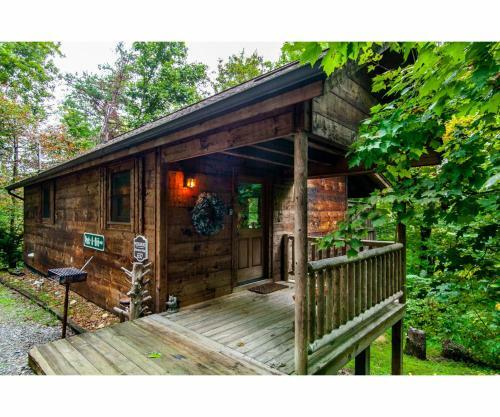 Peekaboo With Hot Tub, Pool Table, And Jacuzzi