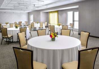 Hotel Springhill Suites Long Island Brookhaven