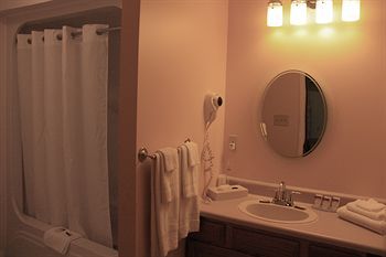 Hotel Hampton Falls Inn