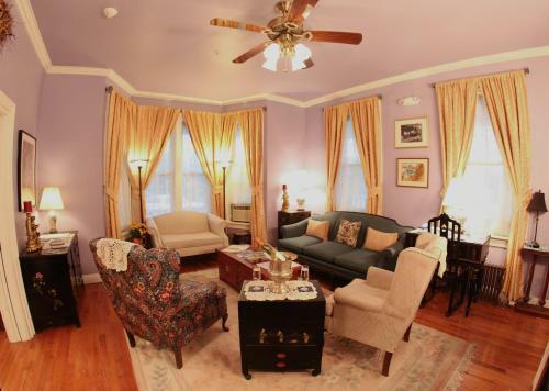 Bed & Breakfast Center Harbor Sutton House B & B