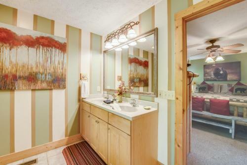 Livin On Mountain Time Holiday Home