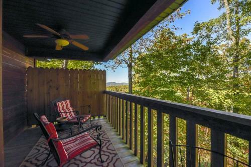 Great View! Pool Table,hot Tub,privacy,fireplace