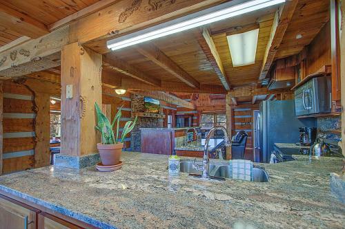 Stunning Cabin: 7 Acres, 360 Views, 20min To Park!