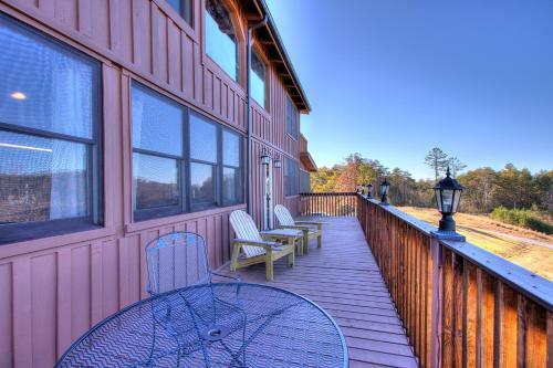 Stunning Cabin: 7 Acres, 360 Views, 20min To Park!