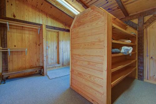 Stunning Cabin: 7 Acres, 360 Views, 20min To Park!