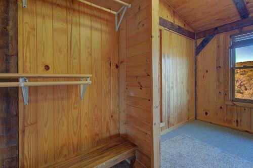 Stunning Cabin: 7 Acres, 360 Views, 20min To Park!