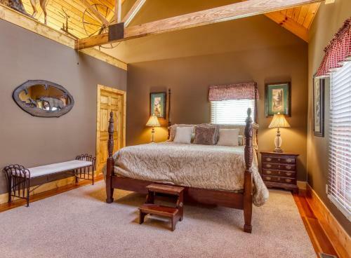 Cove Mountain Lodge Cabin
