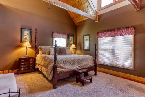 Cove Mountain Lodge Cabin