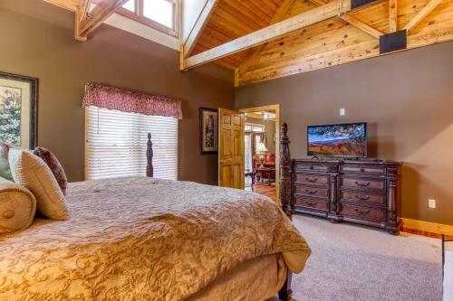 Cove Mountain Lodge Cabin