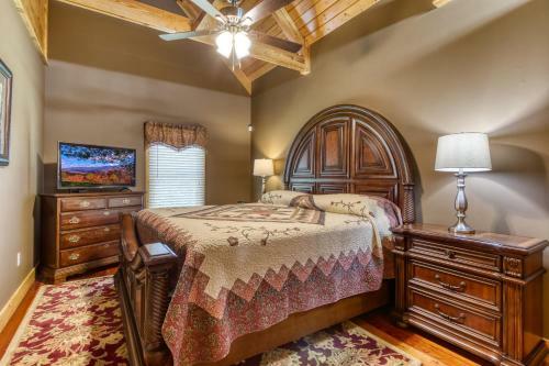 Cove Mountain Lodge Cabin