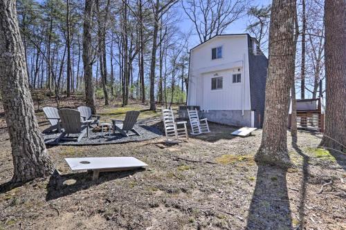 Cozy Home With Fire Pit, 5 Mi To Pigeon Forge