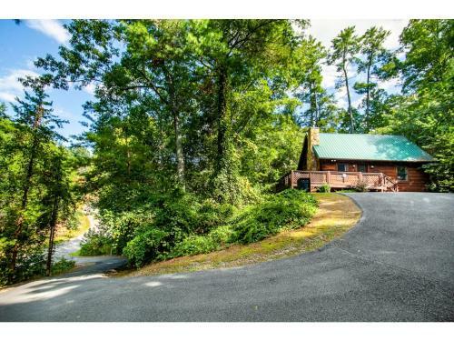 Cabin In The Woods With Hot Tub