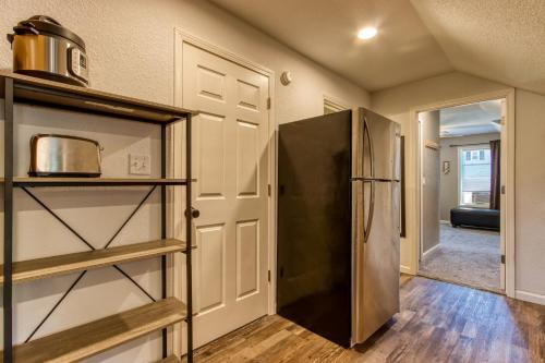 Rustic River Lodge By Honeybearcabins 7br 6ba Sleeps 21