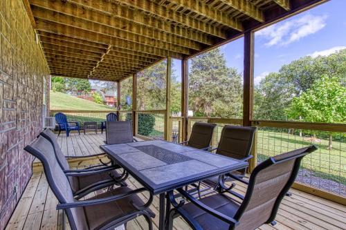 Rustic River Lodge By Honeybearcabins 7br 6ba Sleeps 21