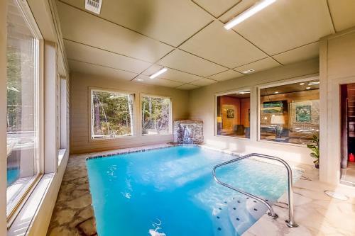 Swimming Cub Lodge