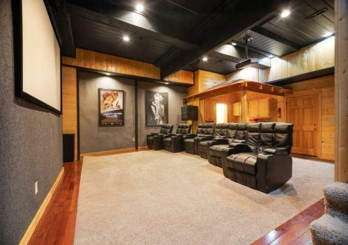 Beyond Expectations - Pigeon Forge, Tn By Ts