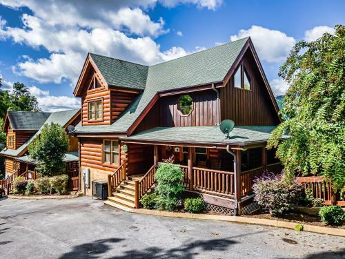 Timberwolf Vista W Hottub Pool Resort View