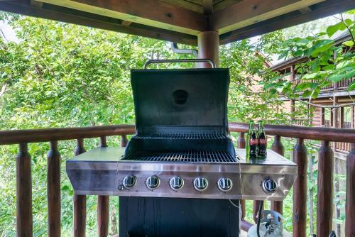 Timberwolf Vista W Hottub Pool Resort View