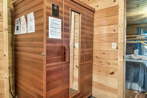 Timberwolf Vista W Hottub Pool Resort View
