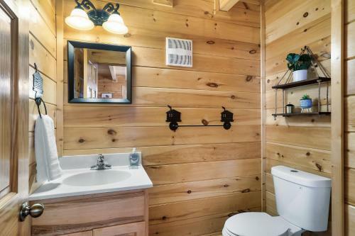 Timberwolf Vista W Hottub Pool Resort View