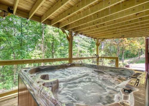 Cedar Charm #316 By Aunt Bug's Cabin Rentals