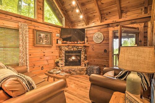 All Knotty - Scenic Cabin With Mountain Views