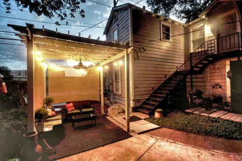 Ut Downtown Private Carriage Eco Pecan Tree House Free Wifi & Wired Internet