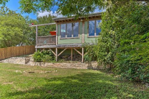 Austin Home With Deck, Yard And Hill Country View