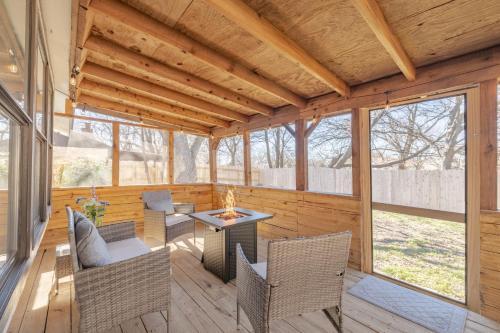 Open 3br/2ba Renovated Smart Home For Entertaining