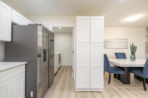 Open 3br/2ba Renovated Smart Home For Entertaining
