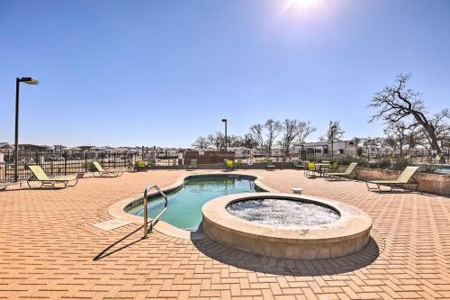 Chic Tiny Home With Pool Access About 8 Mi To Dtwn!