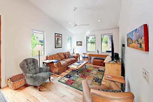Cozy Austin Hideaway