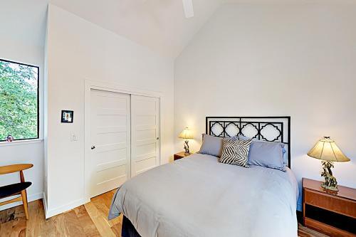 Cozy Austin Hideaway