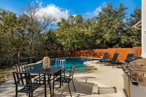 New Austin Hill Country Charmer W/ Pool On 1 Acre