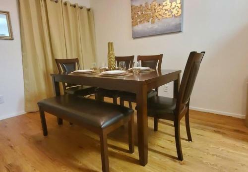 Duplex-unit A & Unit B Near Dwtn & Austin-bergstrom Airport