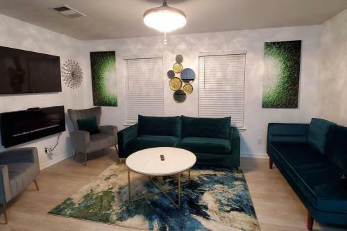Duplex-unit A & Unit B Near Dwtn & Austin-bergstrom Airport