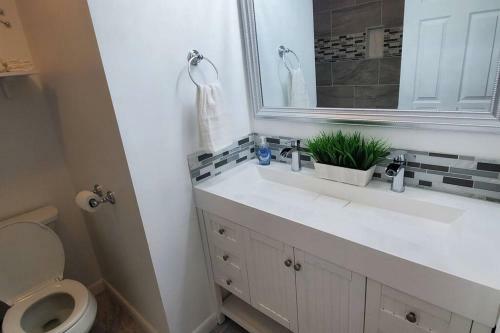 Duplex-unit A & Unit B Near Dwtn & Austin-bergstrom Airport