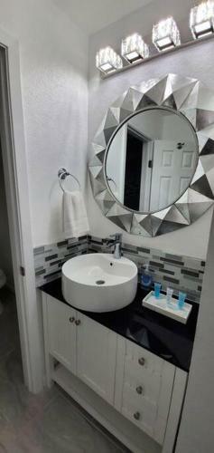 Duplex-unit A & Unit B Near Dwtn & Austin-bergstrom Airport