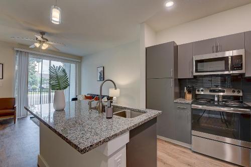 Apartamento Frontdesk Edison Apts Austin