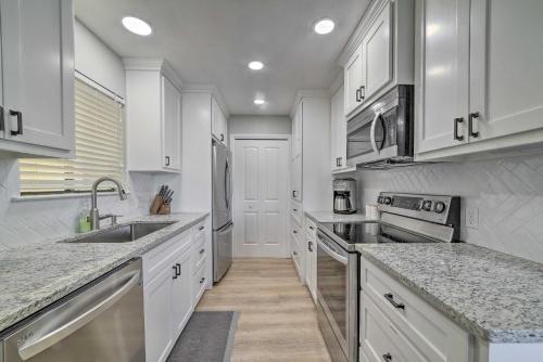 Apartamento Chic Waterfront Condo With Private Boat Slip!