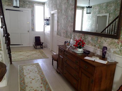 The 1810 Juliand House Bed & Breakfast