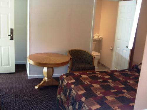 Motel Passport Inn & Suites