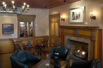 Hotel Lambertville House