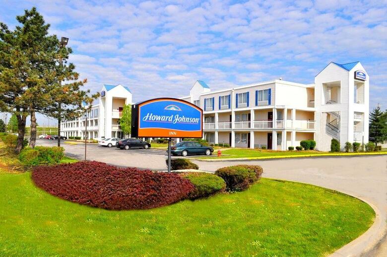 Hotel Howard Johnson Inn Cleveland Airport