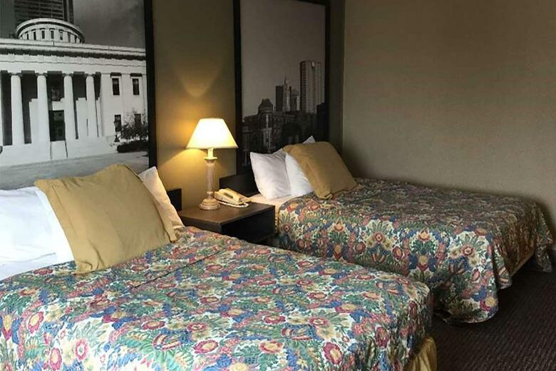 Hotel Howard Johnson Inn Cleveland Airport