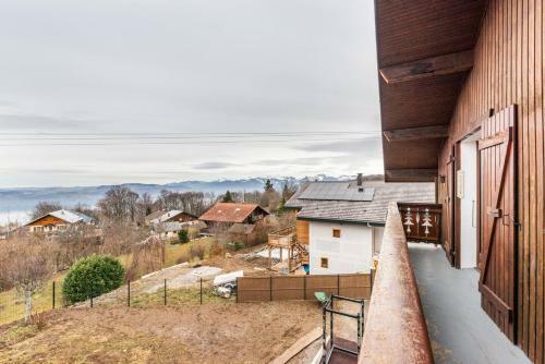 Cool 7-bed Apartment With Lake And Mountain View